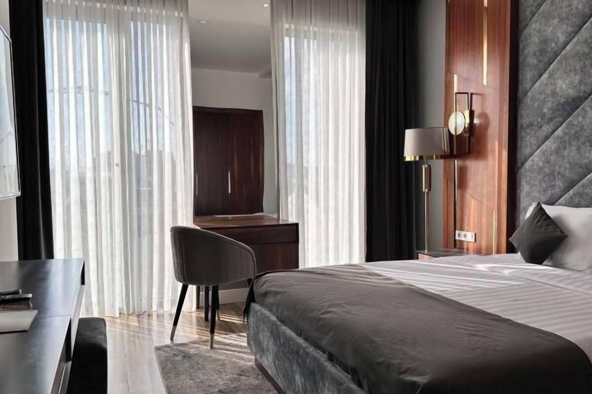 Ropa de cama de alta calidad, cubrecamas y colchones con pillow-top