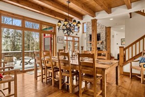 Dining - Mountainside 5-BR Ski-In/Out Okemo Estate (Ludlow)