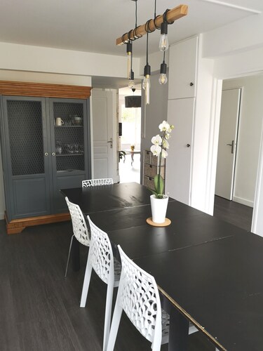 5 bedroom house with jacuzzi for 6 people in the village of Champagne