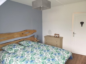 6 chambres, accès au Wi-Fi (inclus), literie fournie
