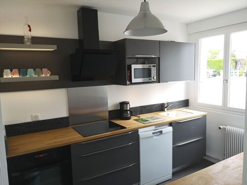 5 bedroom house with jacuzzi for 6 people in the village of Champagne