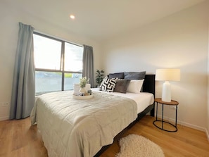 2 habitaciones, tabla de planchar con plancha, wifi y ropa de cama 