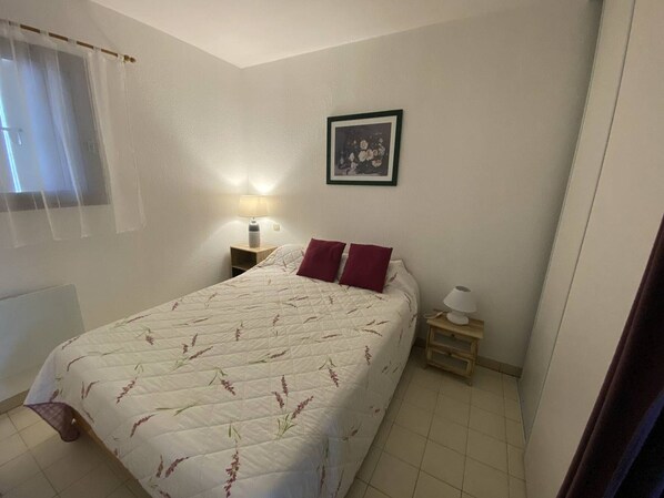 1 bedroom, iron/ironing board