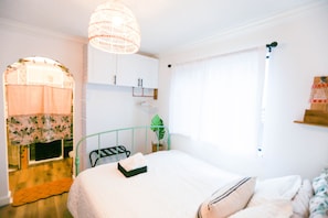 1 bedroom, desk, iron/ironing board, free WiFi