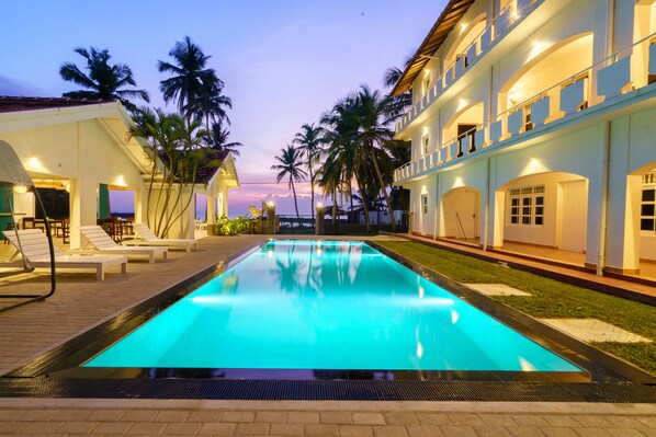 Outdoor pool, open 7:00 AM to 8:00 PM, sun loungers - Shangrela Beach Resort By ARK (Ambalangoda)