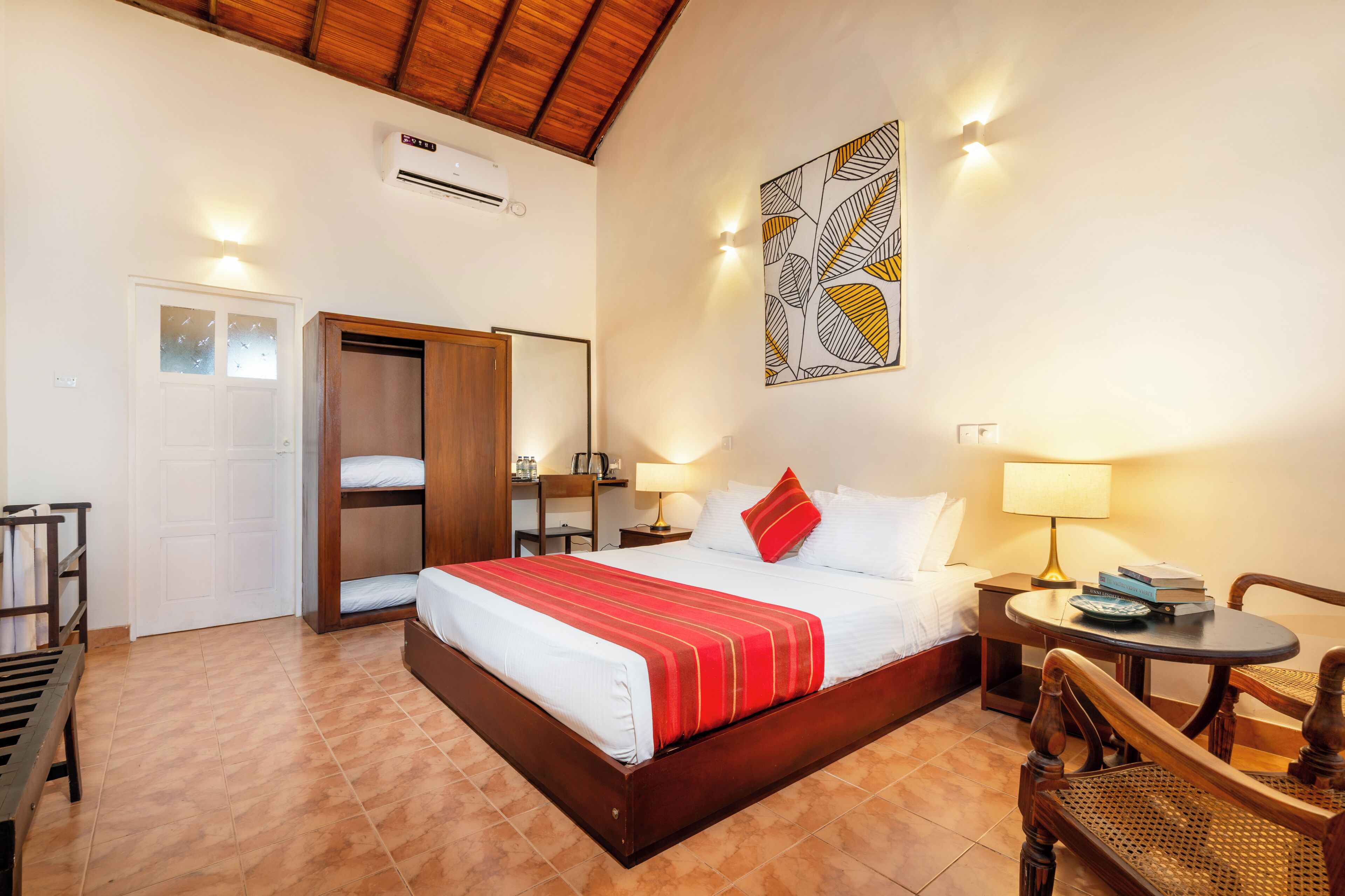 Deluxe Room | Individually decorated, individually furnished, desk, laptop workspace