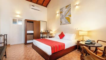 Deluxe Room | Individually decorated, individually furnished, desk, laptop workspace