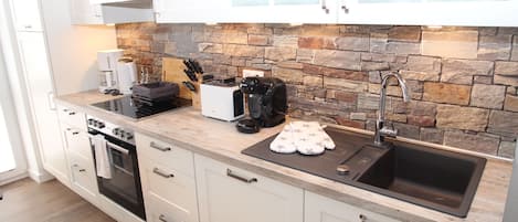 Fridge, microwave, oven, stovetop