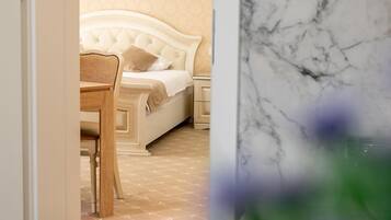 Deluxe Apartment | Minibar, soundproofing, free WiFi, bed sheets