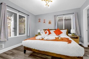 Iron/ironing board, WiFi, bed sheets - 4016 C (ADU) · 1b1b Cozy Little House @Wallingford/Close to UW (Seattle)