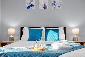 5 chambres, fer et planche à repasser, Wi-Fi, draps fournis