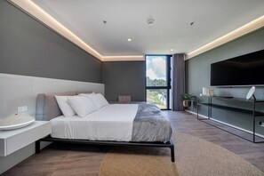 2 Schlafzimmer, Schreibtisch, Bügeleisen/Bügelbrett, Reisekinderbett