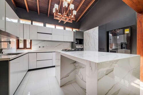 Exclusive 4BR Villa with private nightclub & pool