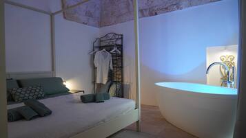 Classic House | 1 bedroom, memory foam beds, free WiFi, bed sheets