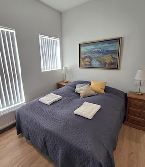 2 habitaciones, tabla de planchar con plancha y wifi gratis