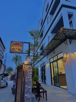 Courtyard - The Present River Hoi An (Da Nang)