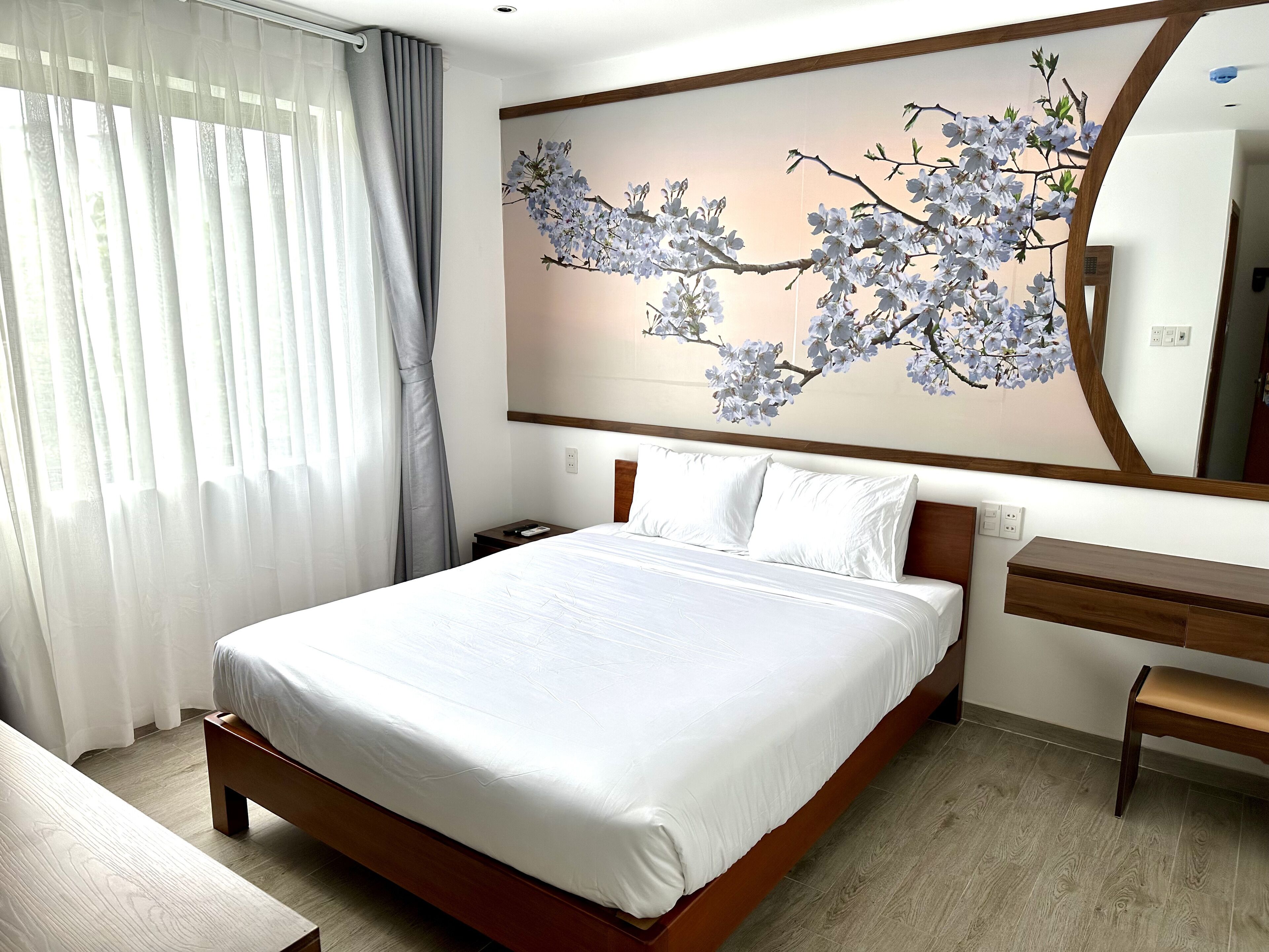 Superior Double Room, 1 Queen Bed, Pool Access