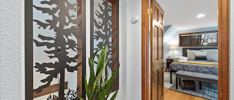 3 bedrooms, desk, iron/ironing board, free WiFi