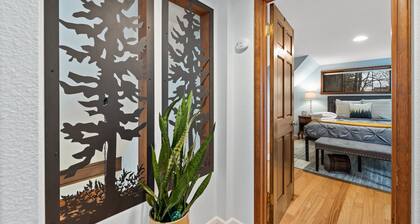 HotTub! 5 minutes to the Seatac Airport + Large Private Backyard