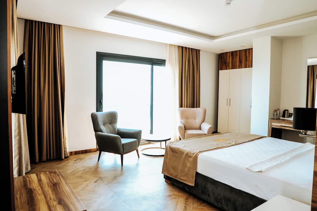 Standard Room, Sea View | Premium bedding, minibar, laptop workspace, cribs (free)