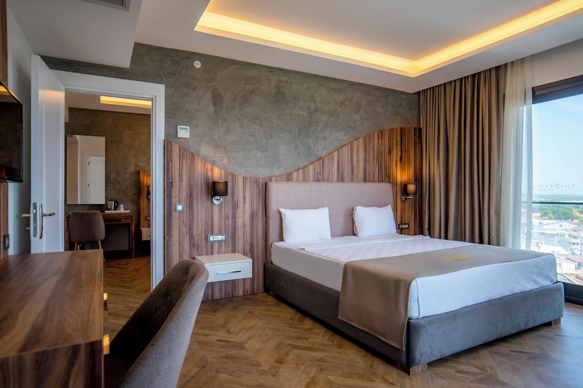 Family Room, Sea View | Premium bedding, minibar, laptop workspace, cribs (free)