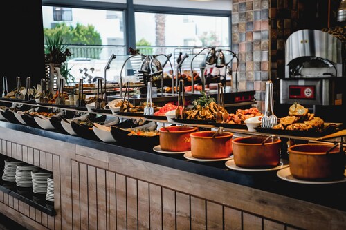 CITY POINT BEACH & SPA HOTEL