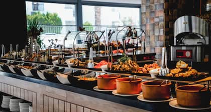 CITY POINT BEACH & SPA HOTEL