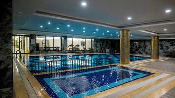 Piscine extérieure (ouverte en saison)