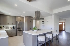 Interior - Luxury Pt Loma home with new backyard additions! (San Diego)