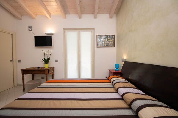 Apartamento básico | 2 quartos, Wi-Fi de cortesia, roupa de cama