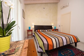 Apartamento básico | 2 quartos, Wi-Fi de cortesia, roupa de cama