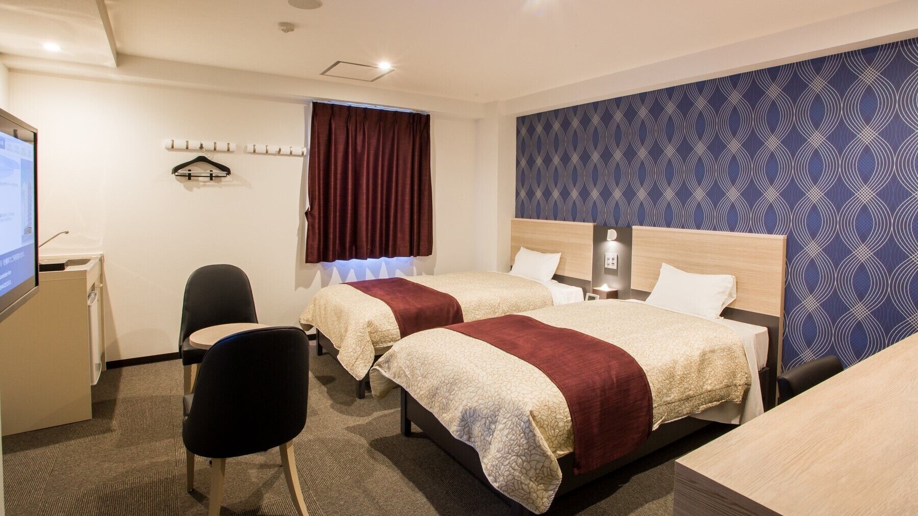 Desk, free WiFi, bed sheets