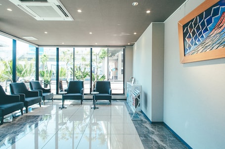 Lobby. Kuretake-inn Premium Fujinomiya