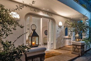 Fachada de la propiedad