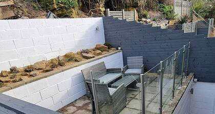 Escape to Rye at the Strand overlooking The Strand Quay with parking!