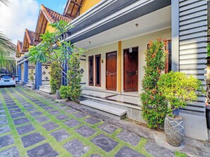 Unclassified image, 4 of 39, button - Ciung Wanara Guest House (Denpasar)