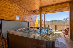 Outdoor spa tub