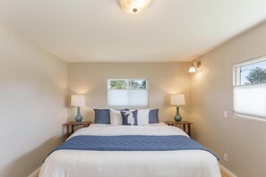 3 bedrooms, iron/ironing board, free WiFi, bed sheets