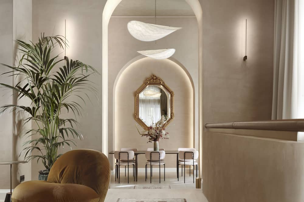 Monument Hotel