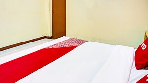 Room - Ngajeng Peken Home Stay (Batu)