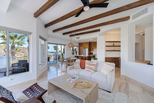 Palmilla House on Jack Nicklaus Golf Course!