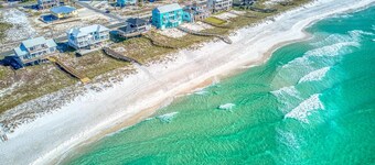 $250 Golf Cart Certificate w/ Rental! Gorgeous 6/4 Gulf View Home w/ Pool!