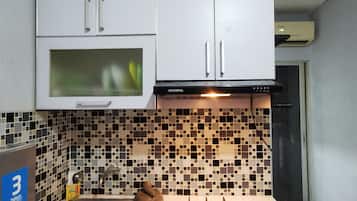 Family Apartment, 2 Bedrooms | Private kitchen | Mini-fridge, stovetop, cookware/dishes/utensils