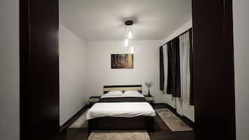 3 bedrooms, desk, iron/ironing board, WiFi
