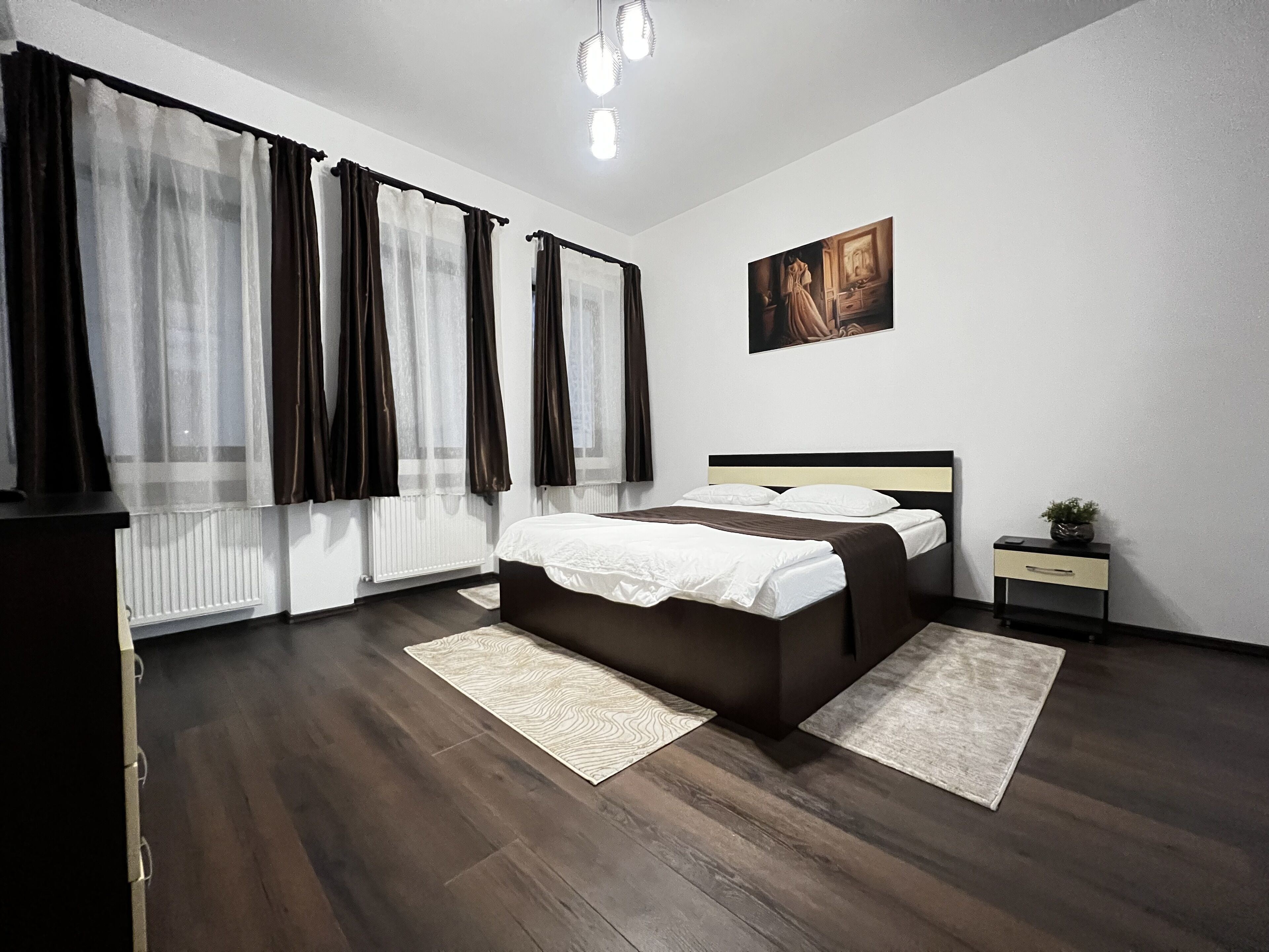 3 bedrooms, desk, iron/ironing board, WiFi