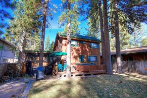 House, 2 Bedrooms | Exterior