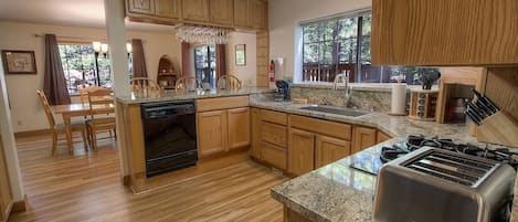 Casa, 4 camere da letto | Cucina privata | Frigorifero, macchina per tè/caffè, tostapane