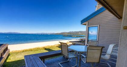 Sky Lake Splendor 5 Bedroom Condo by RedAwning