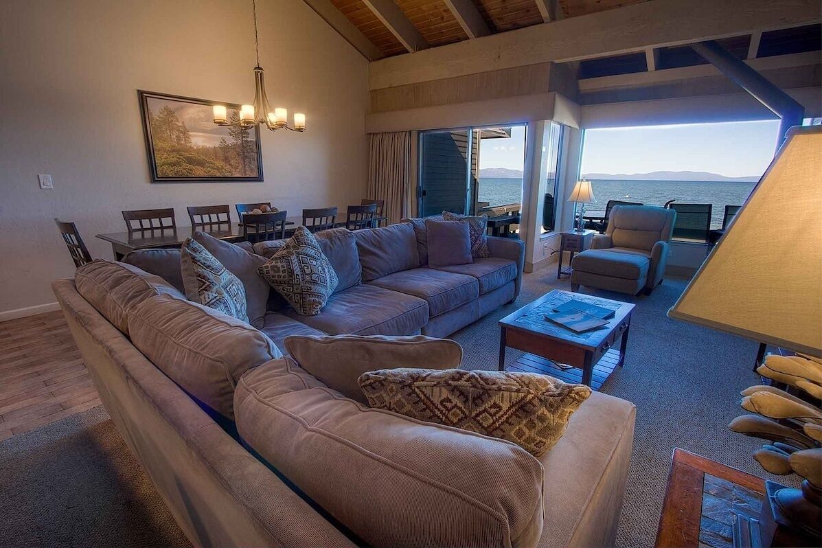 Condo, 5 Bedrooms | Living area