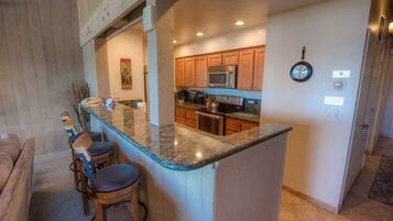 Kondominium, 5 kamar tidur | Dapur pribadi | Lemari es, mesin pembuat kopi/teh, dan pemanggang roti